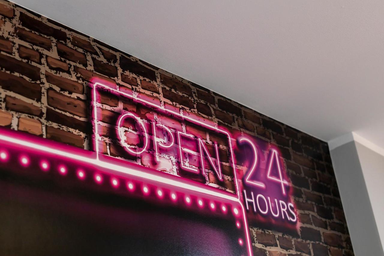 Апартаменты #Partyhouse Poznan Wilda Экстерьер фото